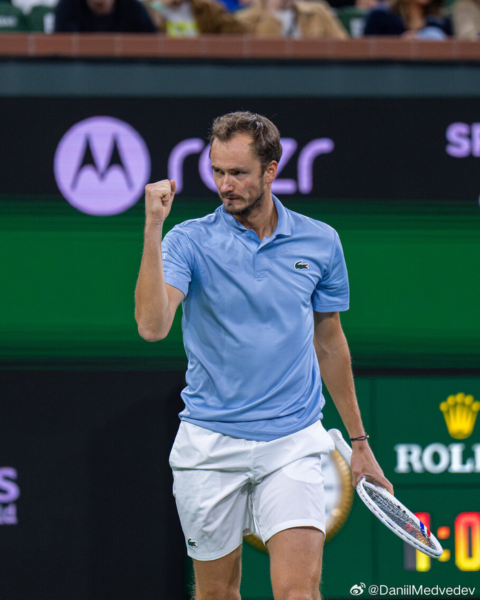 开云体育下载官网-谁懂啊？梅总爆大冷淘汰了阿尔卡拉斯！|梅德维德夫|辛纳|卡洛斯·阿尔卡拉斯|扬尼克-辛纳|冠军_新浪体育_新浪新闻